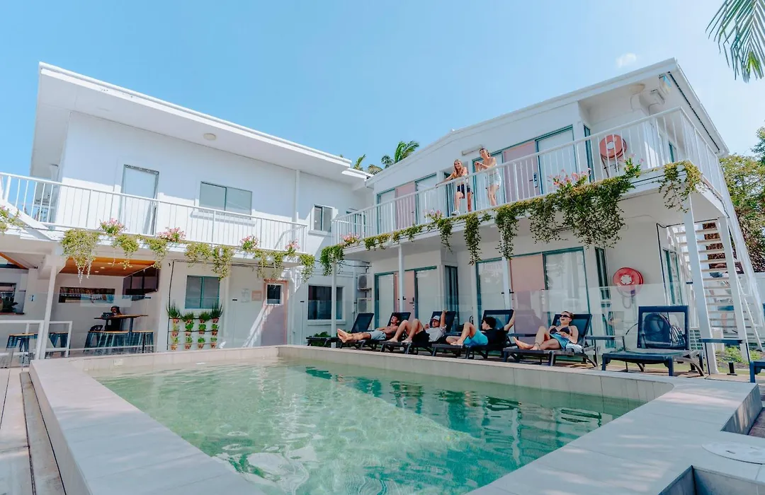 Surf Inn Boutique Backpackers - Free Breakfast-1