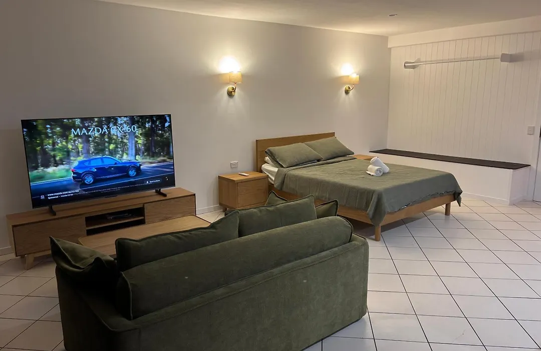 Surf Inn Boutique Backpackers - Free Breakfast-1