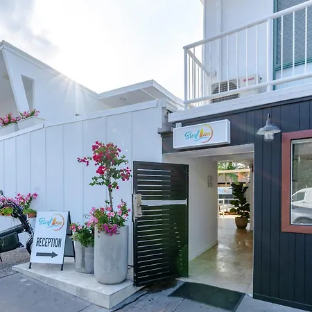 Surf Inn Boutique Backpackers - FREE BREAKFAST-2